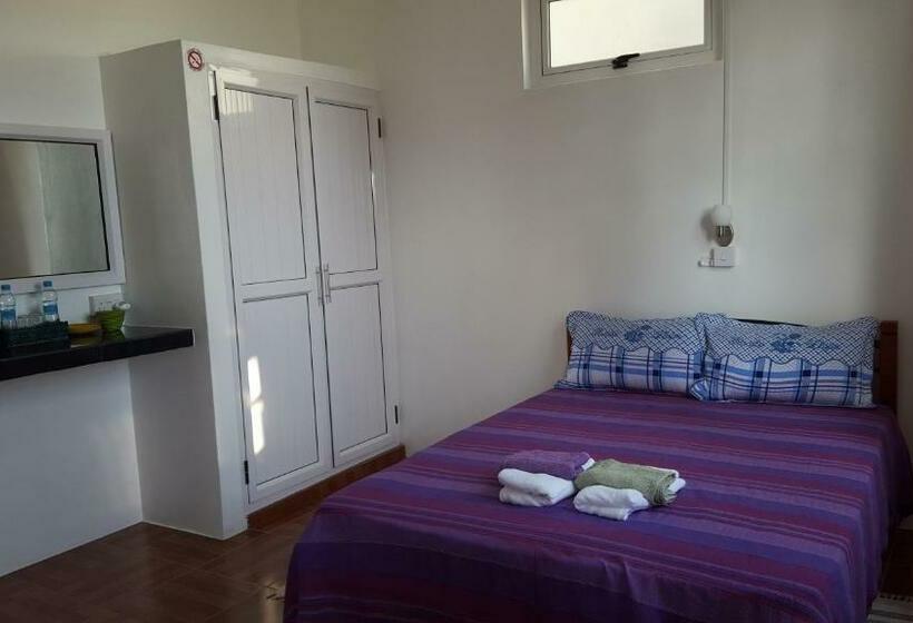 پانسیون Chez Johnny Blue Bay