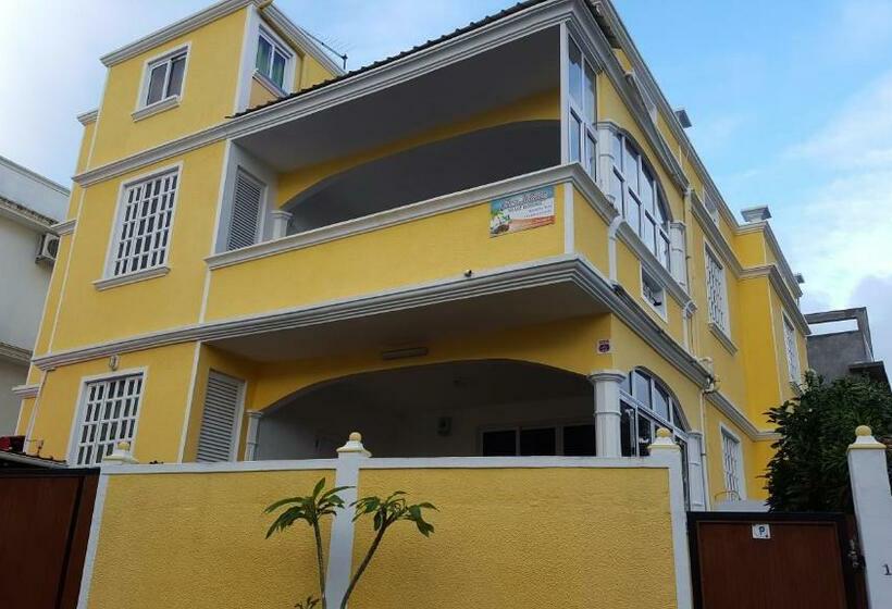 پانسیون Chez Johnny Blue Bay