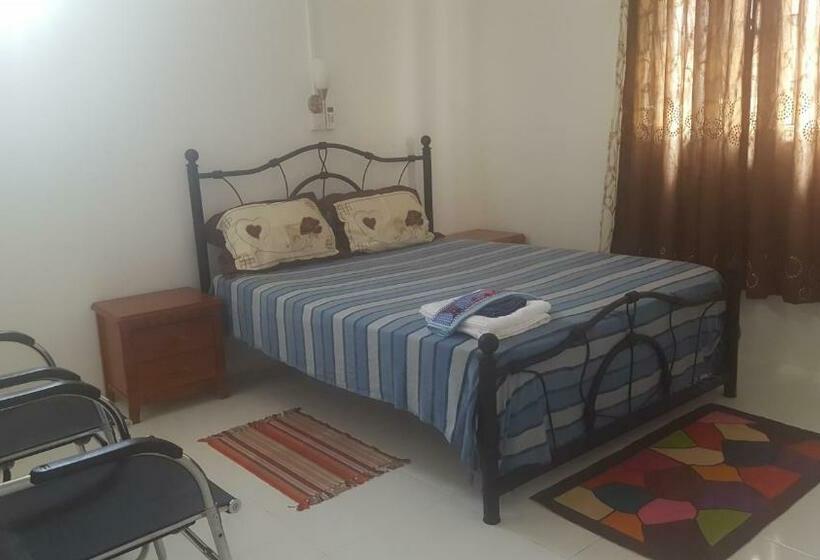 پانسیون Chez Johnny Blue Bay