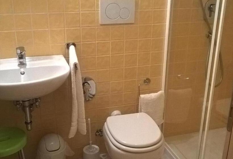 פנסיון La Piccola Torre