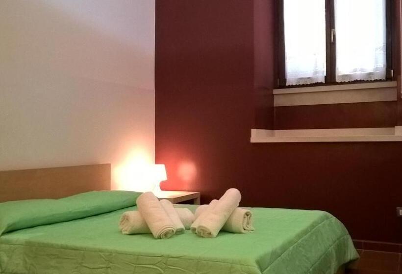 פנסיון La Piccola Torre