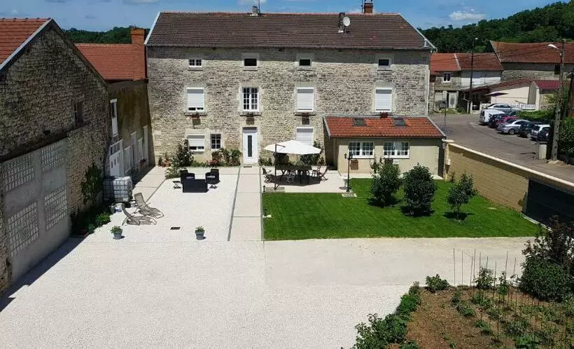 Majatalo Les Lilas Roses