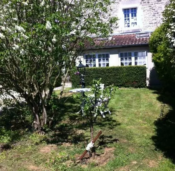 Majatalo Les Lilas Roses