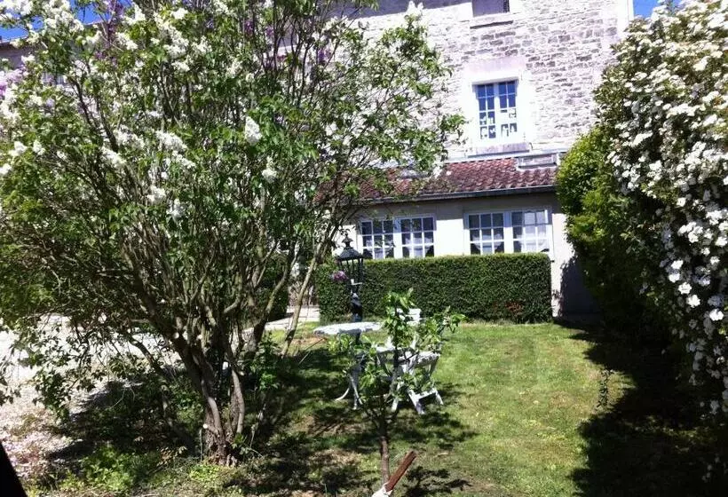 Majatalo Les Lilas Roses