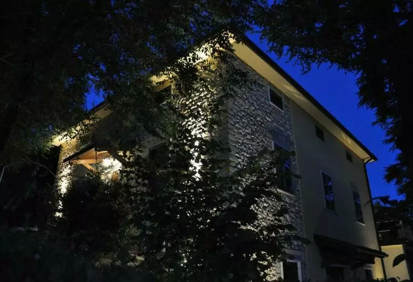 ベッドアンドブレックファースト Relais Des Roches