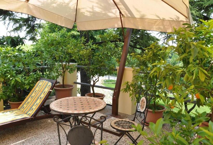 تختخواب و صبحانه Relais Des Roches