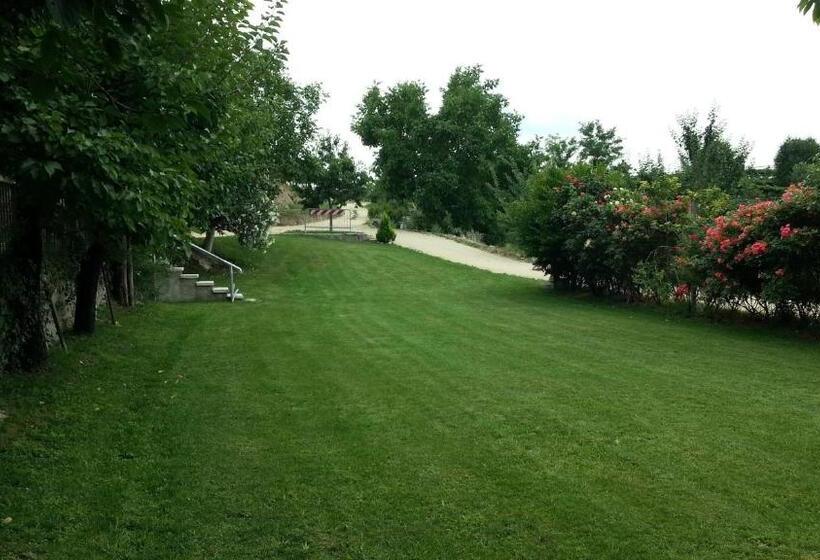 تختخواب و صبحانه Relais Des Roches