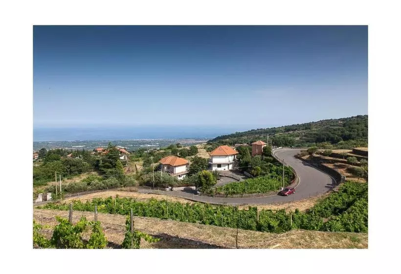 هتل Ecoagriturismo Notti Stellate Etna Mare
