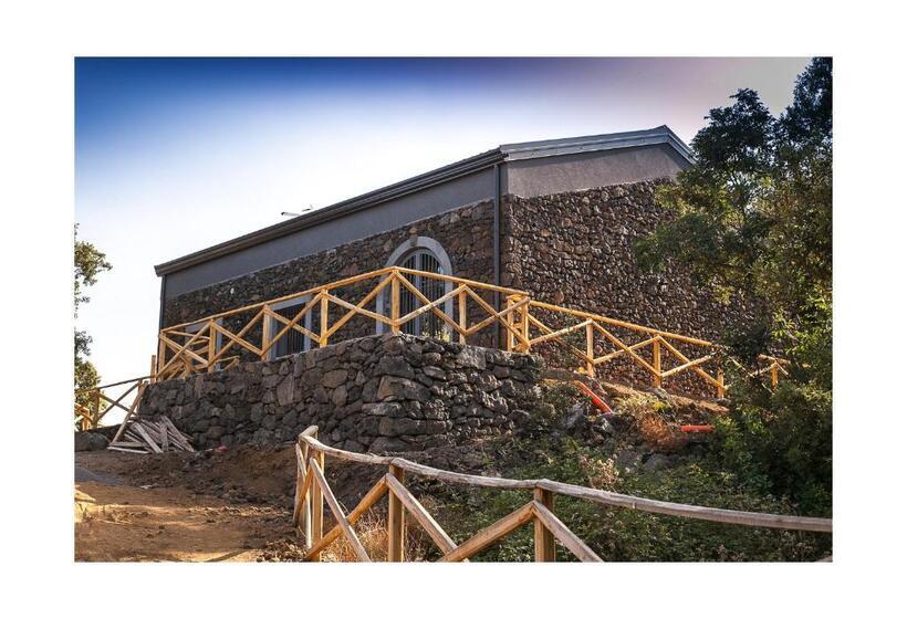 هتل Ecoagriturismo Notti Stellate Etna Mare