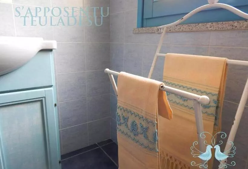 ペンション S Apposentu Teuladesu Affittacamere Del Ristorante Da Stefano