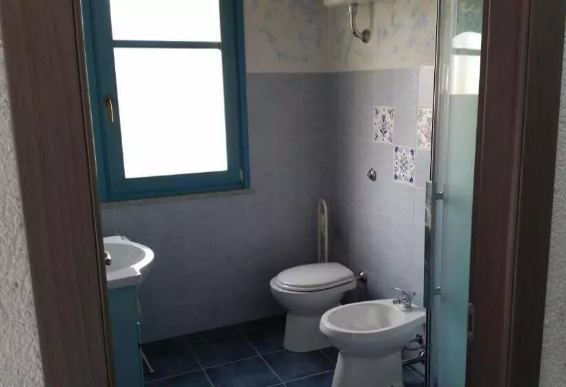 ペンション S Apposentu Teuladesu Affittacamere Del Ristorante Da Stefano