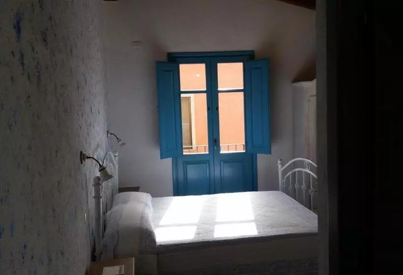 ペンション S Apposentu Teuladesu Affittacamere Del Ristorante Da Stefano