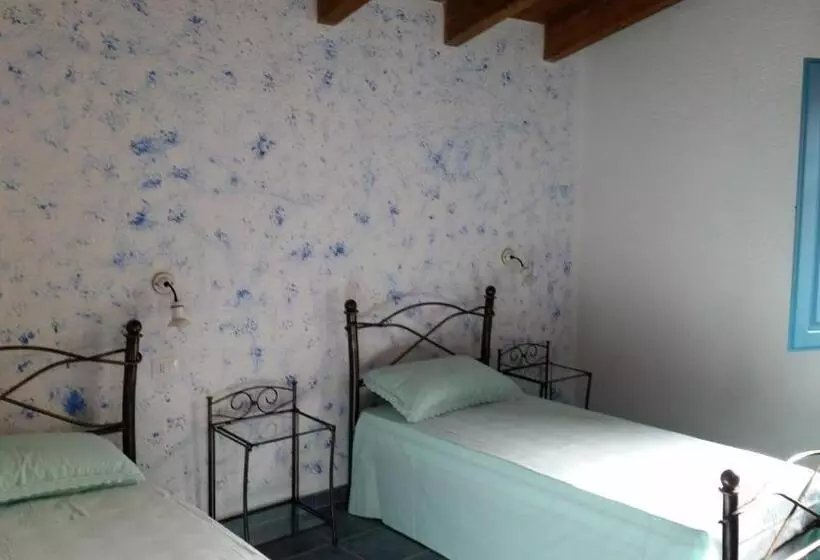 ペンション S Apposentu Teuladesu Affittacamere Del Ristorante Da Stefano