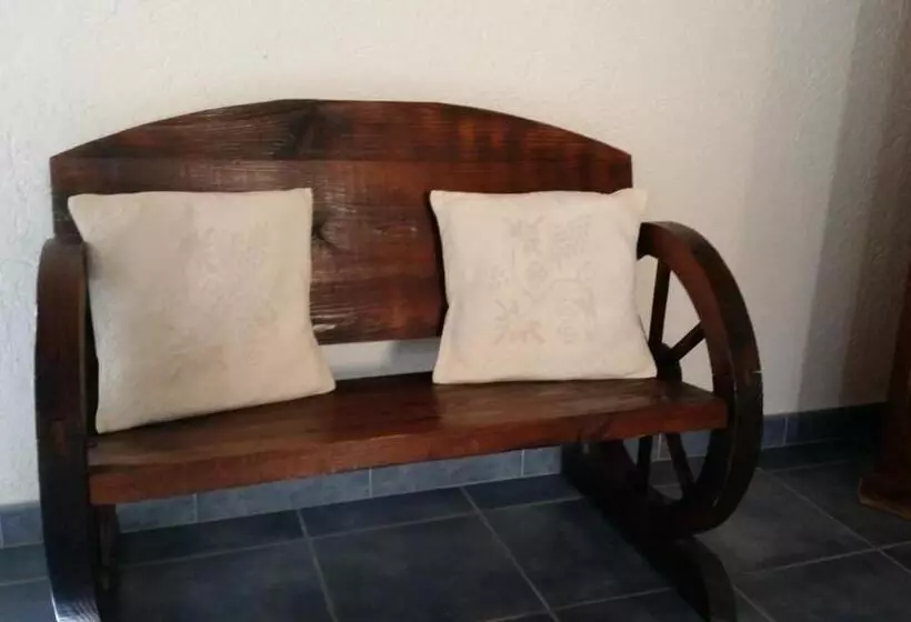 ペンション S Apposentu Teuladesu Affittacamere Del Ristorante Da Stefano