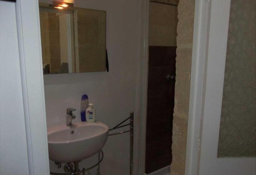 Nocleg ze śniadaniem Calì Nitta Storic