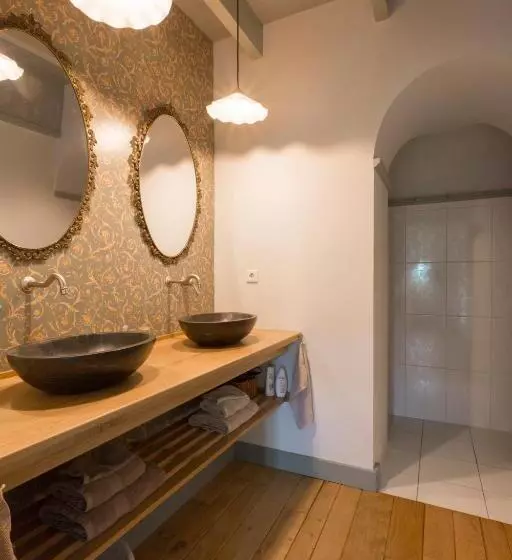 Aamiaismajoitus (B&B) Landgoedlogies Pábema