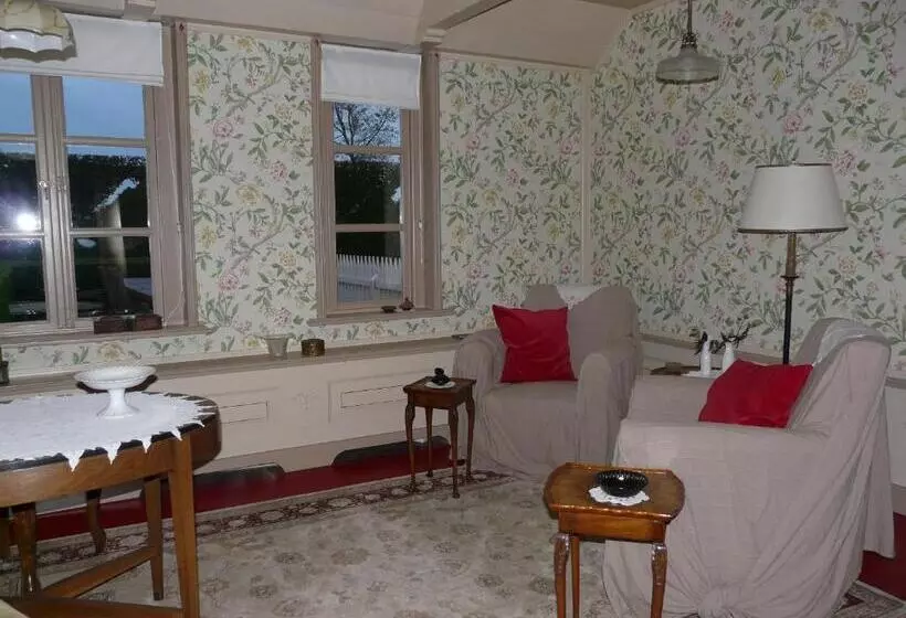 Aamiaismajoitus (B&B) Landgoedlogies Pábema