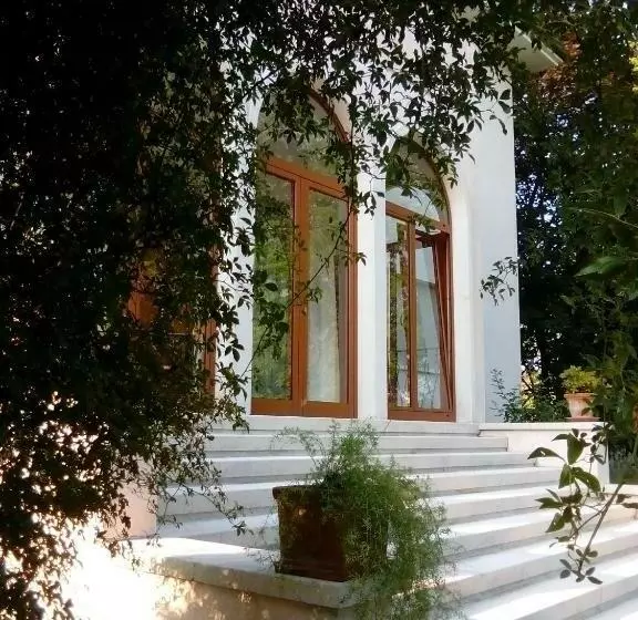 تختخواب و صبحانه Villa Osmanthus