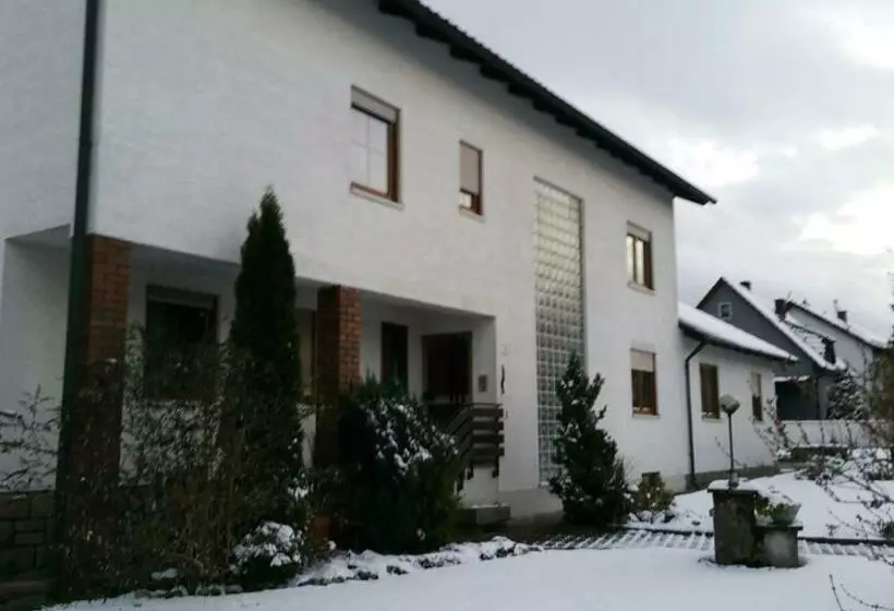Majatalo Haus Eva