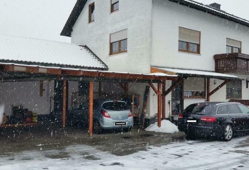 بنسيون Haus Eva