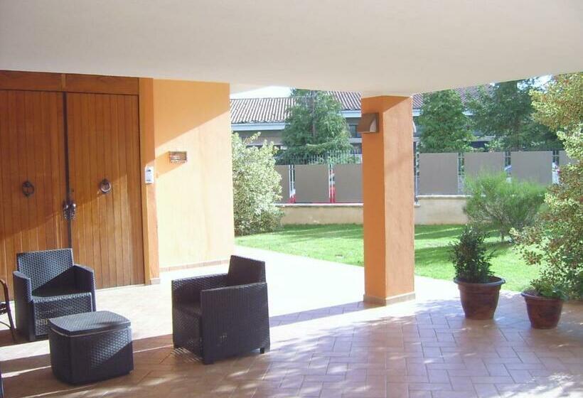 ペンション Leonessaffittacamere