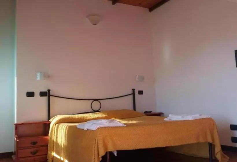 ペンション Leonessaffittacamere