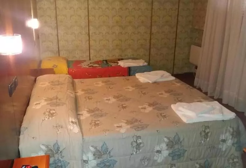 ペンション Leonessaffittacamere