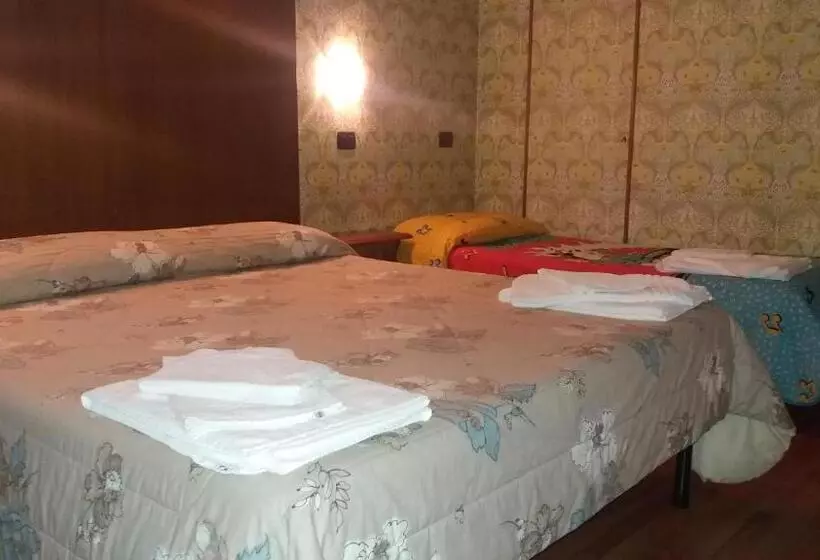 ペンション Leonessaffittacamere