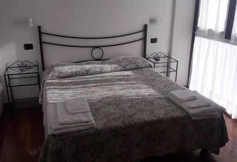 ペンション Leonessaffittacamere