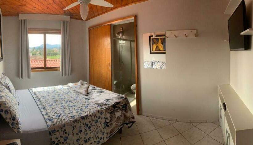 پانسیون Pousada Angela