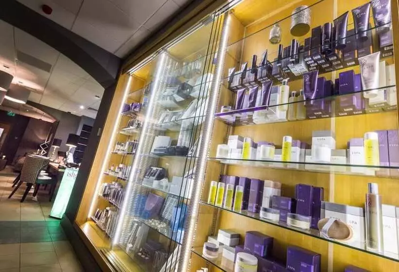 호텔 Auchrannie Resort