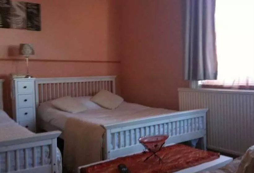 בית מלון כפרי Balmoral Lodge