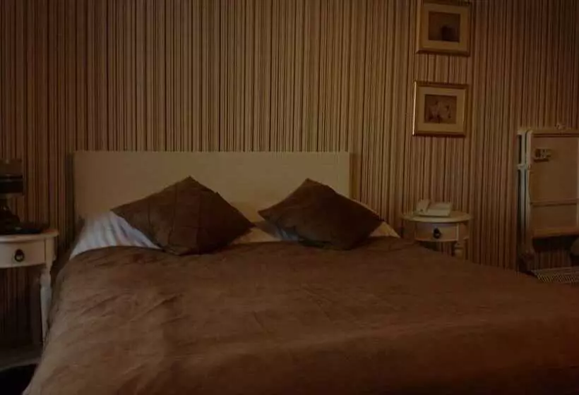 בית מלון כפרי Balmoral Lodge