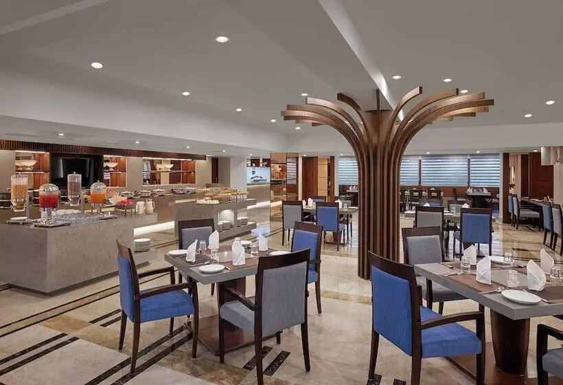 ホテル Best Western Plus Indore