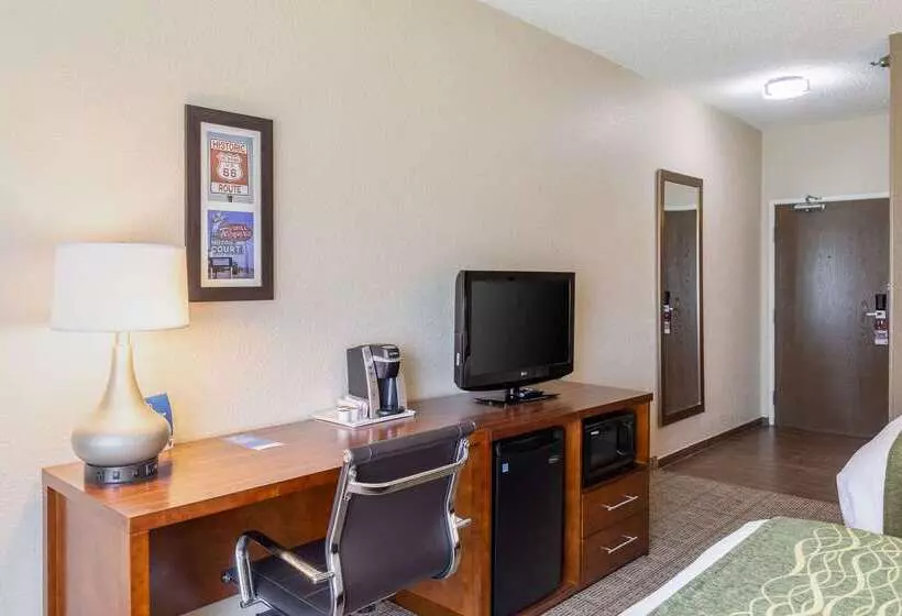 호텔 Comfort Inn South Tulsa   Woodland Hills