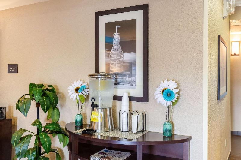 Отель Comfort Inn South Tulsa   Woodland Hills