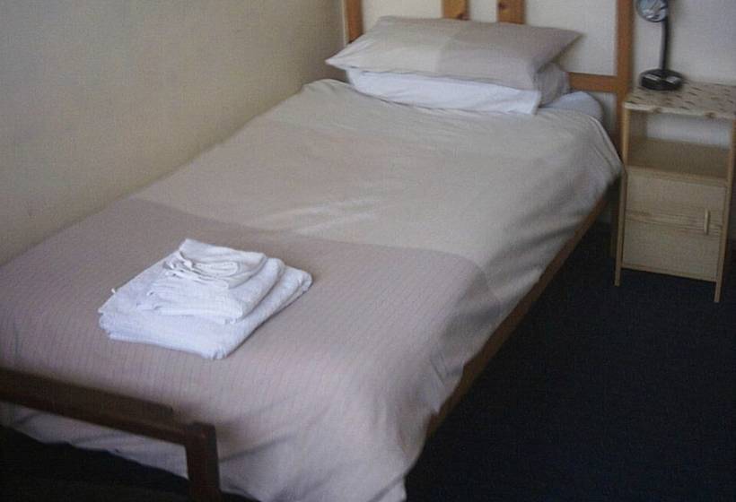 Отель Endeavour