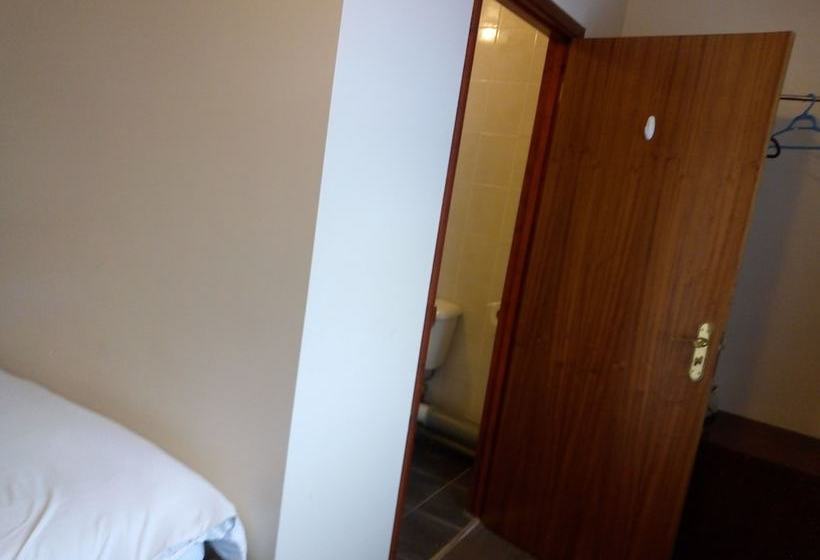 Отель Endeavour