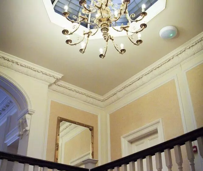 Отель Farington Lodge