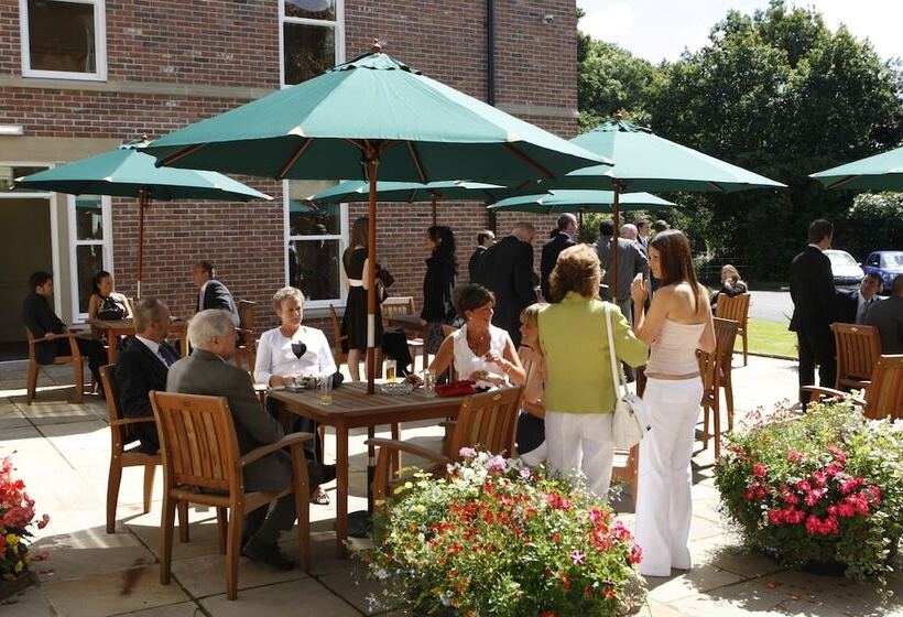 فندق Farington Lodge