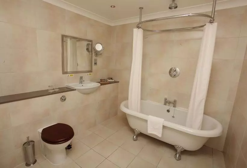 Отель Farington Lodge