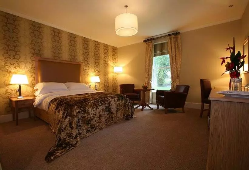 Отель Farington Lodge