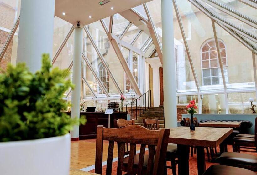 فندق Hitchin Priory