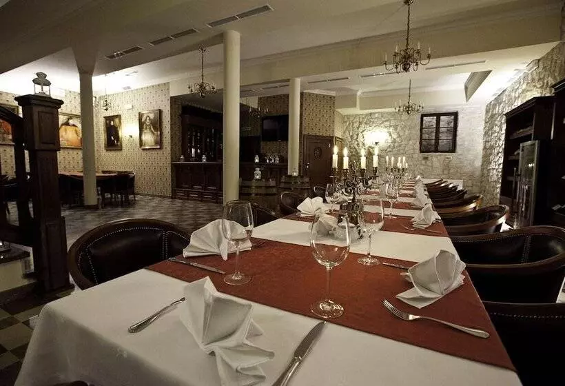 Hotel Sarmata Zespół Dworski