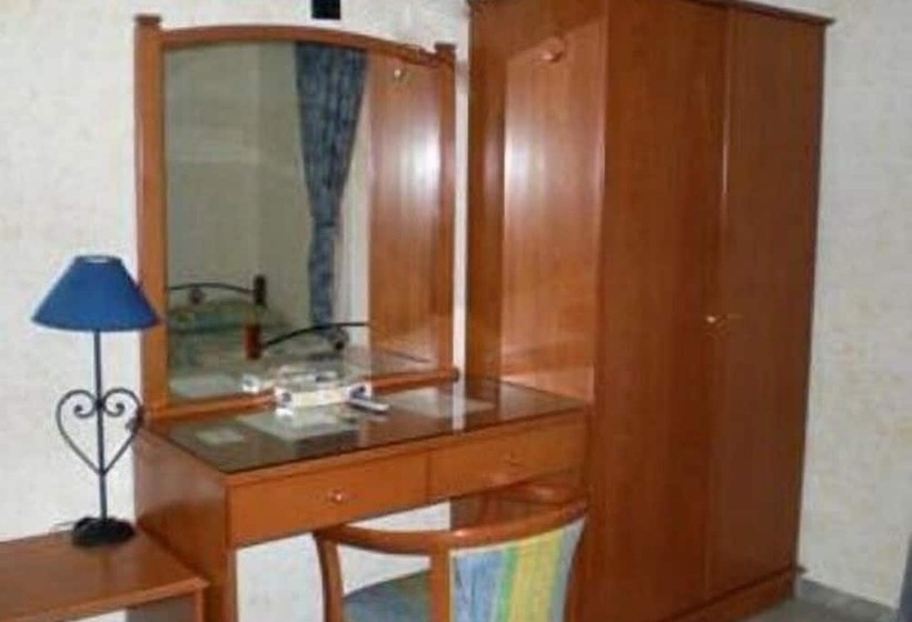 هتل The Diplomat Suite