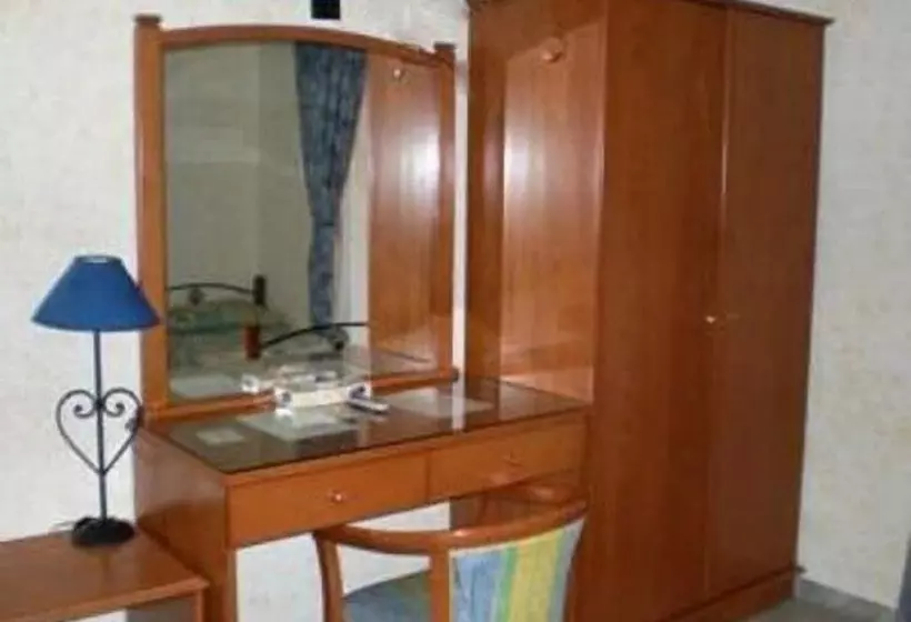 هتل The Diplomat Suite