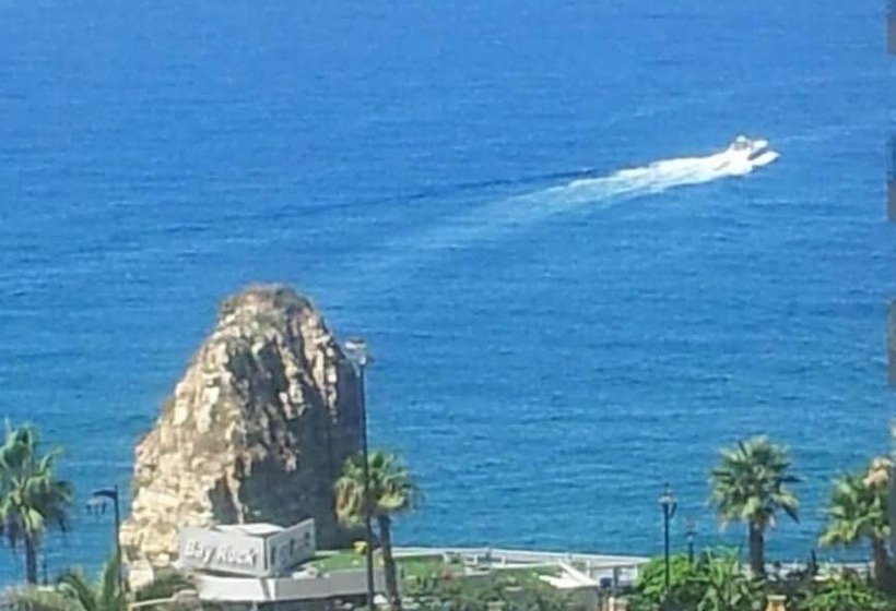 هتل The Diplomat Suite