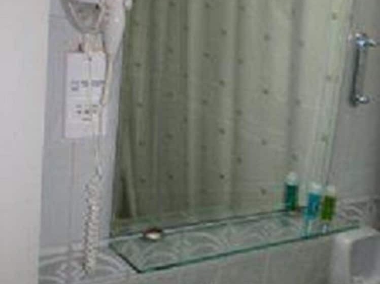 هتل The Diplomat Suite