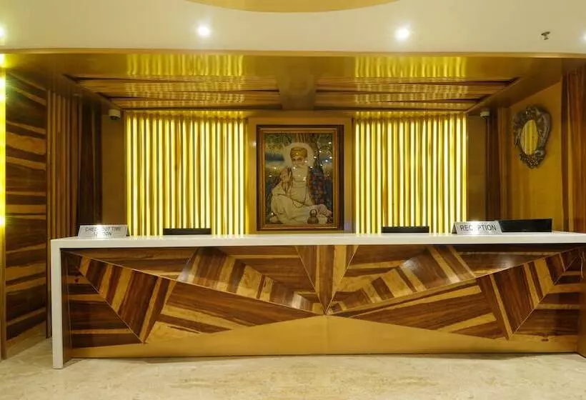 호텔 The Gold Regency