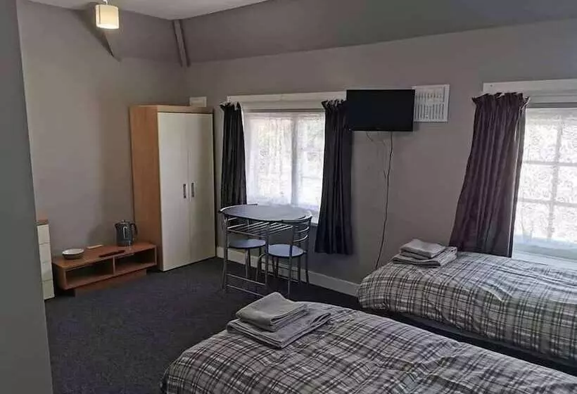 فندق The Old Castle